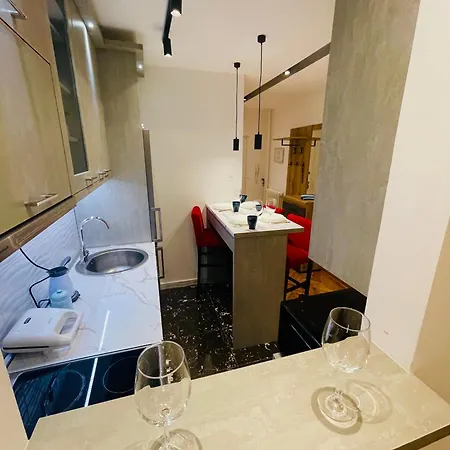 Like Apartment *